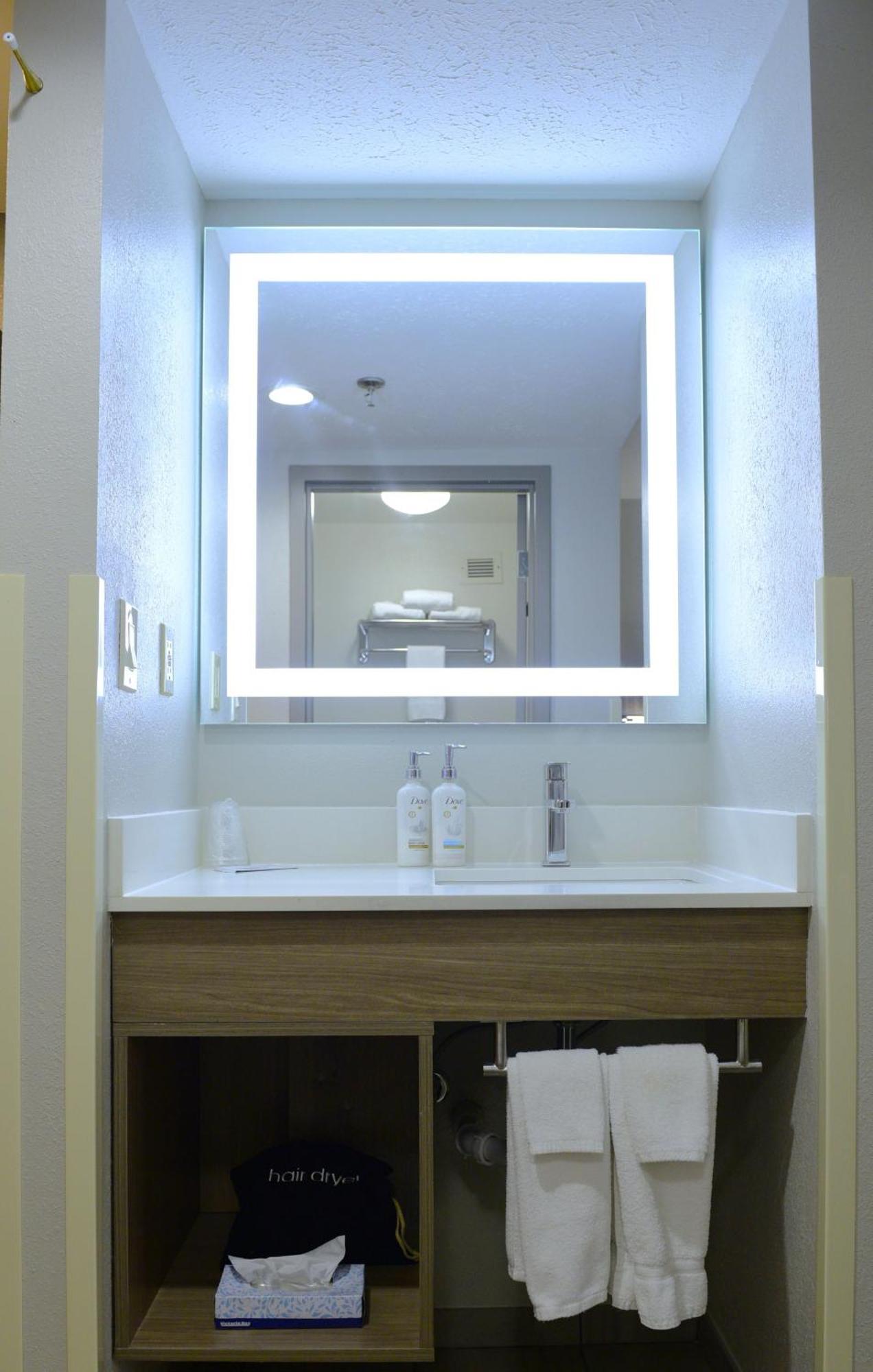 Keene Elm City Hotel, Ascend Hotel Collection מראה חיצוני תמונה